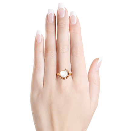 Золотое кольцо с жемчугом и фианитами