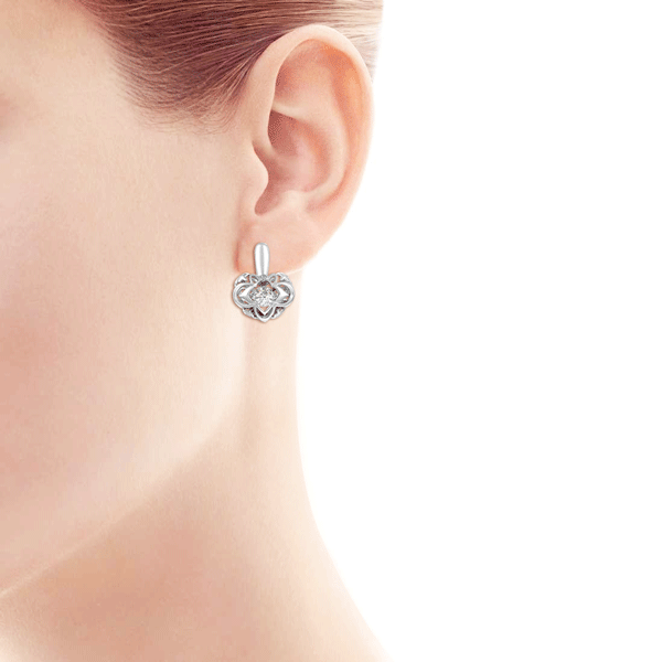 Серьги с английским замком из белого золота с бриллиантом