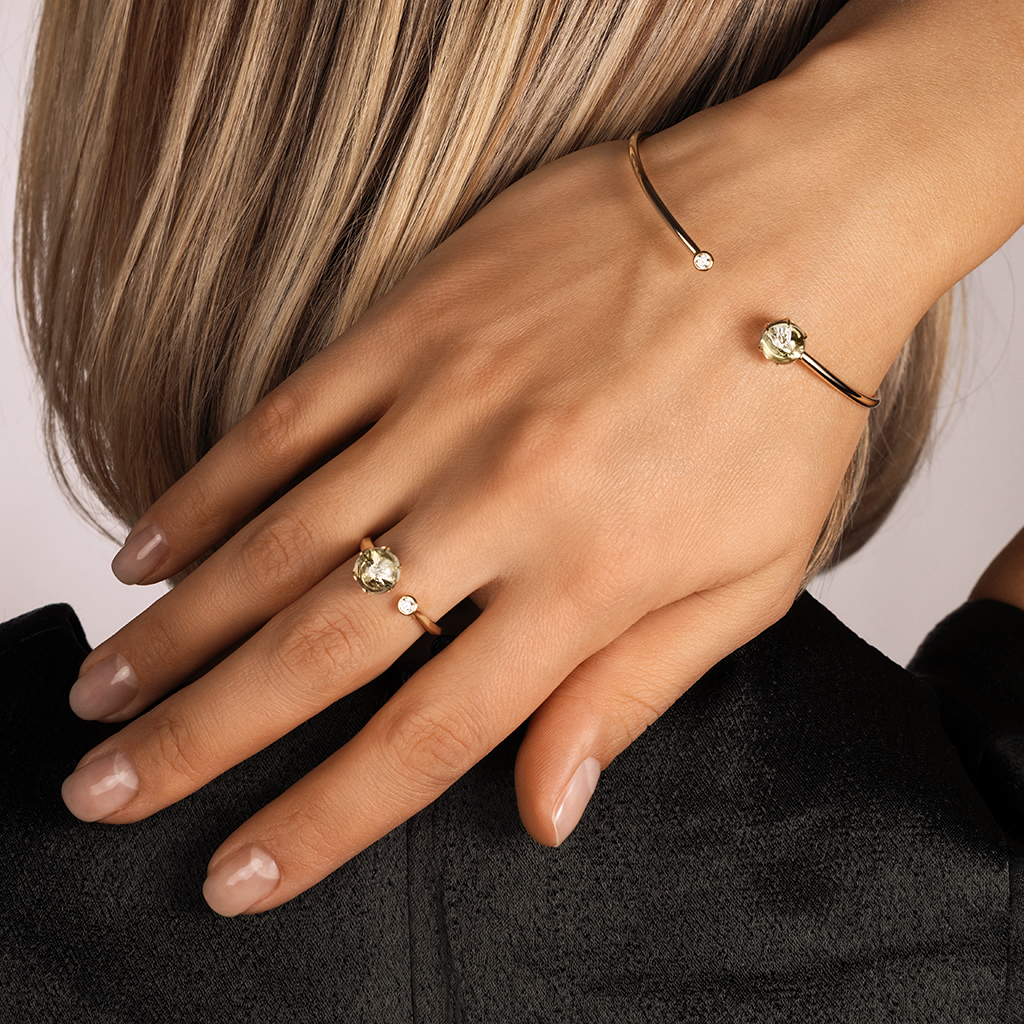 Браслет из желтого золота с аметистом и бриллиантами