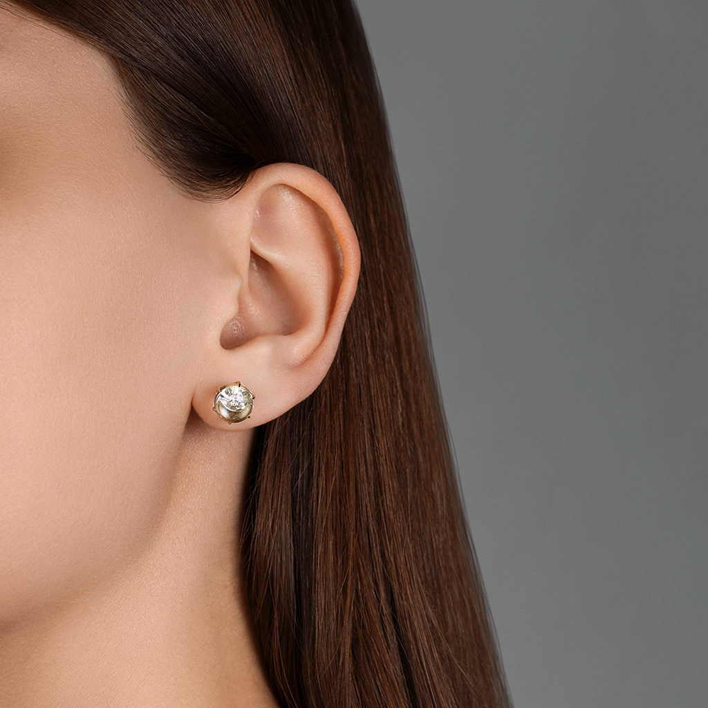 Пусеты из жёлтого золота с бриллиантами и аметистом