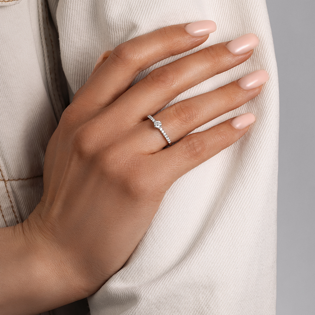 Помолвочное кольцо из белого золота.jpg