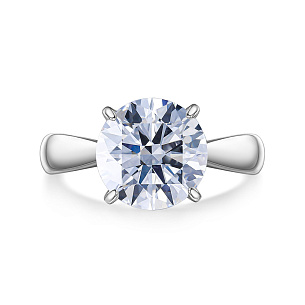 Кольцо из белого золота с бриллиантом