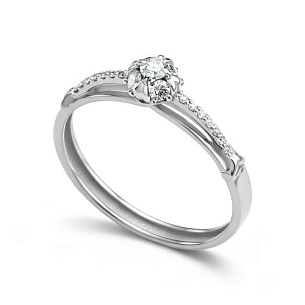 Кольцо из белого золота с бриллиантом