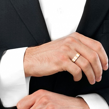 Кольцо обручальное гладкое из красного золота