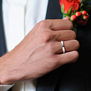 Кольцо обручальное из белого золота