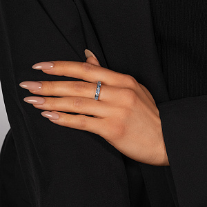 Кольцо из белого золота с топазами