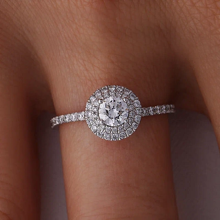 Кольцо из белого золота с бриллиантами