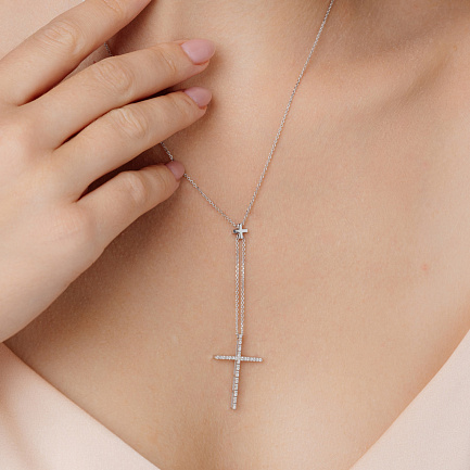 Колье из белого золота с бриллиантами