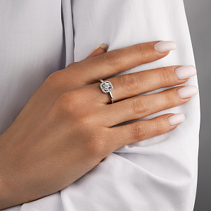 Кольцо из белого золота с бриллиантами