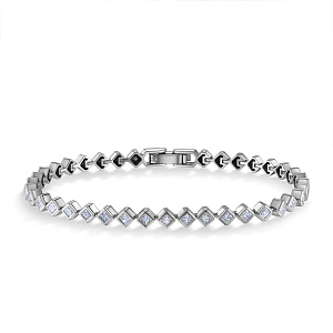 Браслет декоративный из белого золота с бриллиантами