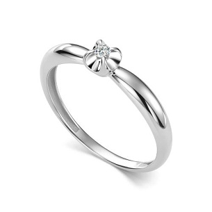 Кольцо из белого золота с бриллиантом