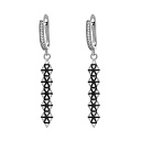 Серьги с английским замком из серебра с фианитами