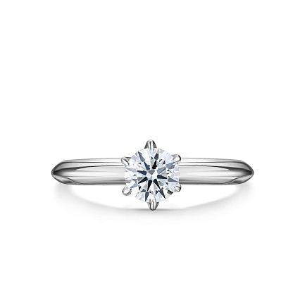 Кольцо из белого золота с бриллиантом