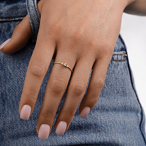 Кольцо из желтого золота с фианитом