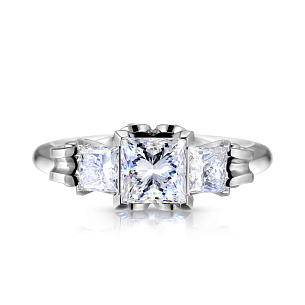 Кольцо из белого золота с бриллиантом