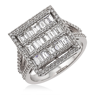 Кольцо из белого золота с бриллиантом