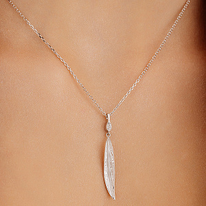 Колье из серебра с бриллиантом