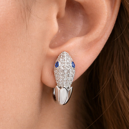 Серьги из белого золота с бриллиантами, сапфиром