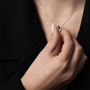 Колье из белого золота с сапфиром, плетение якорное