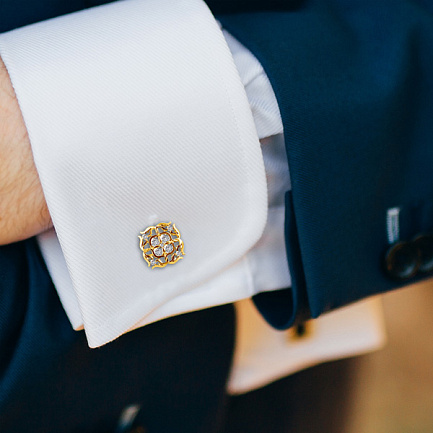 Запонки из желтого золота с бриллиантами