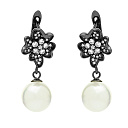 Серьги с английским замком из серебра с жемчугом