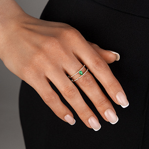 Кольцо из жёлтого золота с бриллиантами и изумрудом