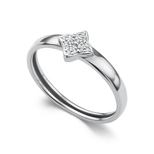 Кольцо из белого золота с бриллиантом