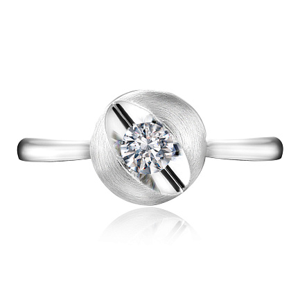 Кольцо из белого золота с бриллиантом