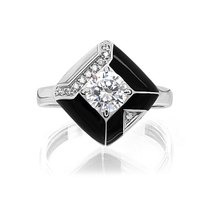 Кольцо из серебра с фианитами