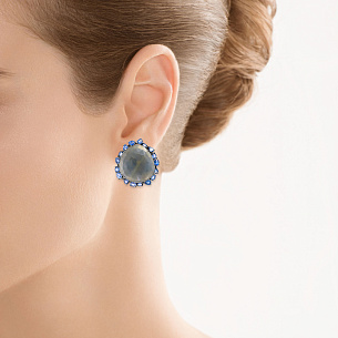 Серьги из черненого золота с корундами, сапфирами