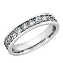 Кольцо обручальное из белого золота с бриллиантами