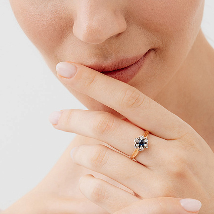 Кольцо из красного золота с бриллиантами, сапфиром