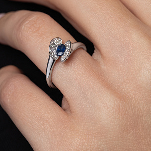 Кольцо из белого золота с бриллиантом