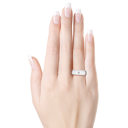 Кольцо обручальное из белого золота с бриллиантом