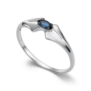 Кольцо из белого золота с сапфиром