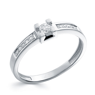 Кольцо из белого золота с бриллиантом