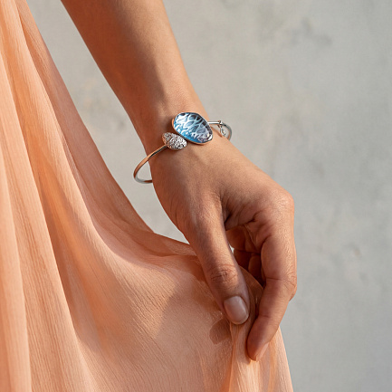 Браслет декоративный из белого золота с бриллиантами