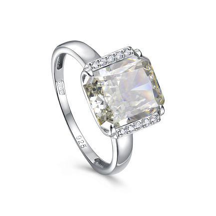 Кольцо из серебра с фианитами