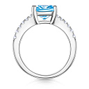 Кольцо из серебра с фианитом