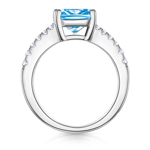 Кольцо из серебра с фианитом