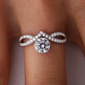 Кольцо из белого золота с бриллиантами