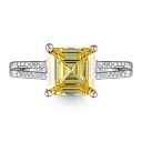 Кольцо из серебра с фианитом