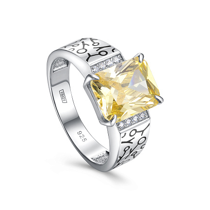 Кольцо из серебра с фианитами