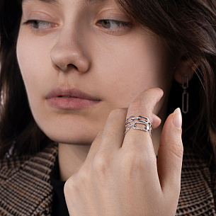 Кольцо из белого золота с бриллиантом