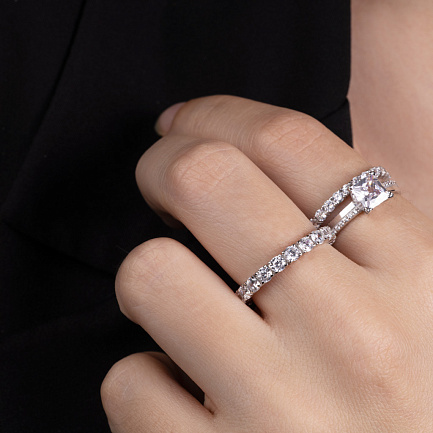 Кольцо из серебра с фианитом