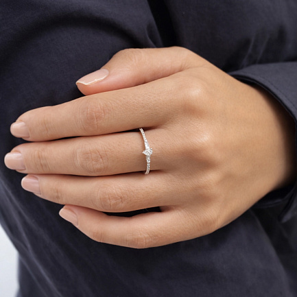 Кольцо из белого золота с бриллиантами