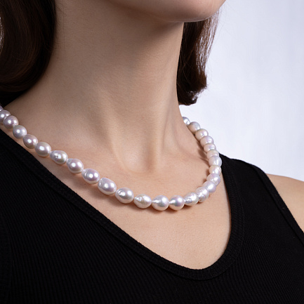 Бусы из красного золота с жемчугом