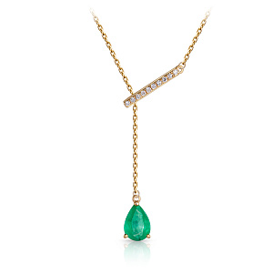 Колье из желтого золота с бриллиантами, изумрудом
