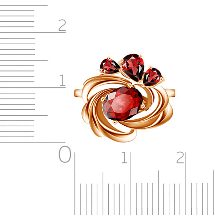Кольцо из красного золота с гранатом