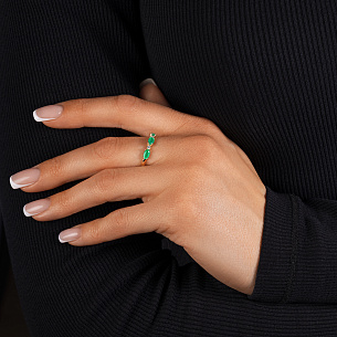 Кольцо из желтого золота с изумрудом